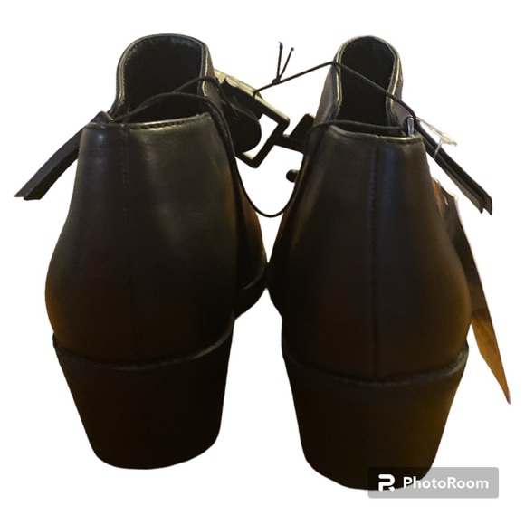 Time & Tru  Black Zipper Bootie - Picture 4 of 7